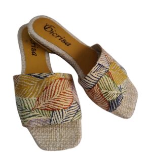 Sandalias planas de hojas