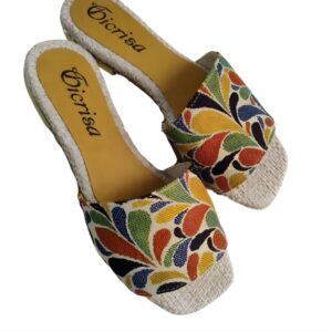 Sandalias planas de gotas coloridas