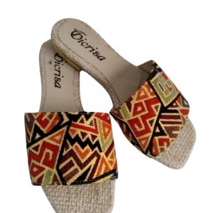 Sandalia Plana Con Patron Colorido